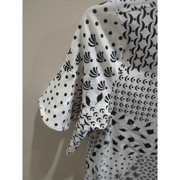 Ann Taylor Black White Career Top Geometric Jersey Knit Shirt Size Small Petite - Picture 3 of 5